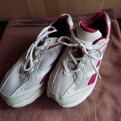 女性用スニーカー　新品・未使用の画像