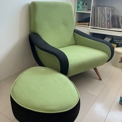 50s風ソファーオットマン付きの画像