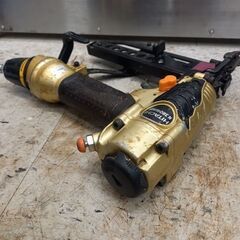 日立工機 N3804HMF 高圧フロアタッカ【野田愛宕店】【店頭取引限定】【中古】管理番号：IT098CCXO09Fの画像