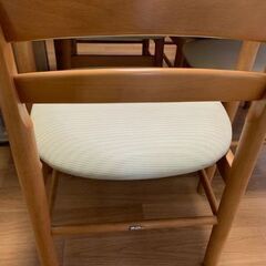 ダイニングテーブルの画像