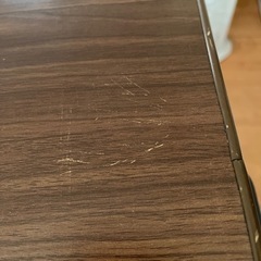 ベッド用サイドテーブル　昇降式キャスター付きの画像