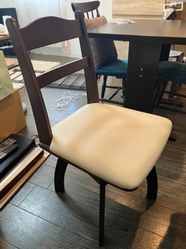 ダイニングチェア　お譲りしたいです。