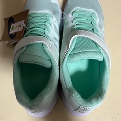 新品未使用‼️アシックス  レーザービームの画像