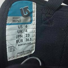 BURTONスノボブーツの画像