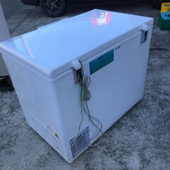 ２０１７年製　Haier JF-NC319 [冷凍庫（319L）]　冷凍ストッカーの画像