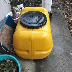 ２００リットル水タンクです。