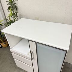 W 15941  NITORI 一枚ガラス扉キッチンカウンター　キッチンボード　食器棚   ◆大阪市内・東大阪市他 5,000円以上ご購入で無料配達いたします！◆ ※京都・高槻・枚方方面◆神戸・西宮・尼崎方面◆奈良方面、大阪南部方面　それぞれ条件付き無料配送あり！            の画像