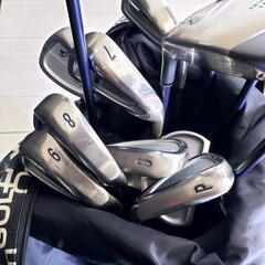 【コレ見て！ ゴルフ】 PRGR/DUNLOP レディース 13本セット＋バッグ ダンロップ HI-BRID CF-1 7本 PRGR ♯1,4,5,7,9 パター　右利き用の画像