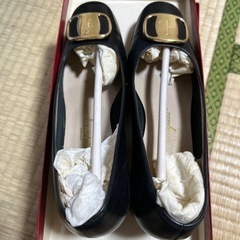 フェラガモパンプス　かかと訳あり　ジャンク品　差し上げます