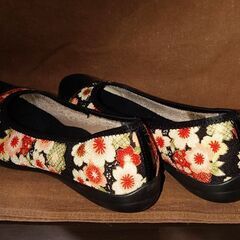 新品パンプス売ります