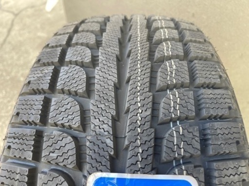 203-3）未使用2本在庫処分！235/45R17MAXTREKスタッドレス！21年製！別途はめ替えも対応