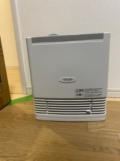 美品コンパクトファンヒーター