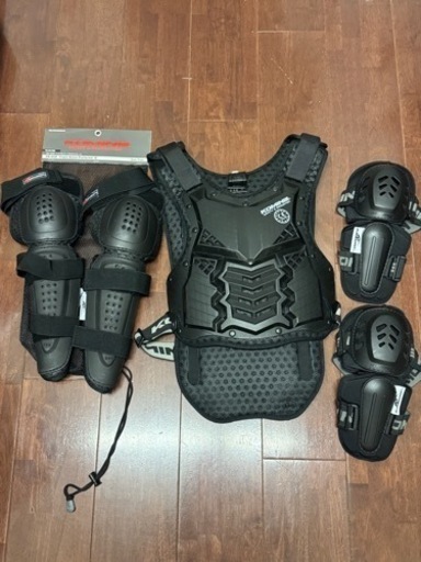 値下げ‼️コミネ プロテクター バイク