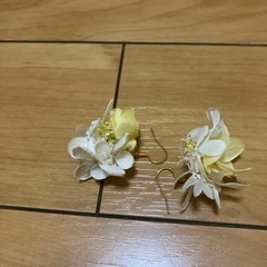 ブライダル ドライフラワーピアスの画像