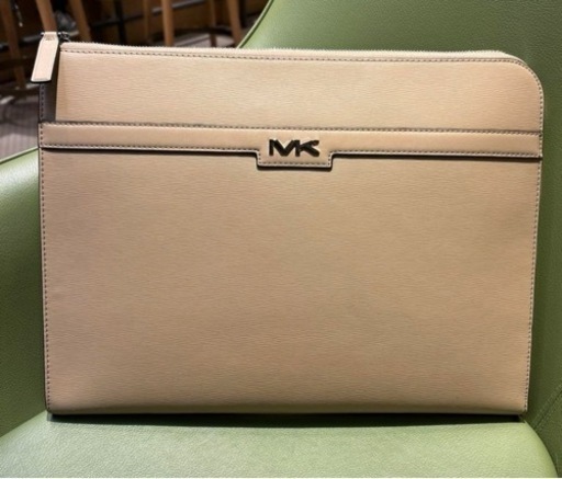 MICHAEL KORS   クラッチバッグ　MacBookAIR15入ります