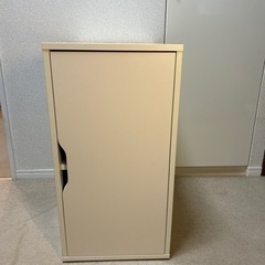 【取りに来てくださる方限定】IKEAの白いキャビネットの画像