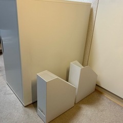 【取りに来てくださる方限定】IKEAの白いキャビネットの画像