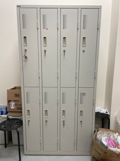 値下げ【本日終了】鍵付きロッカー ８人用