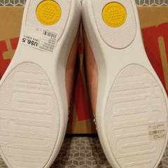 【新品未使用】FITFLOP（フィットフロップ）桜カラー革靴ローファーの画像
