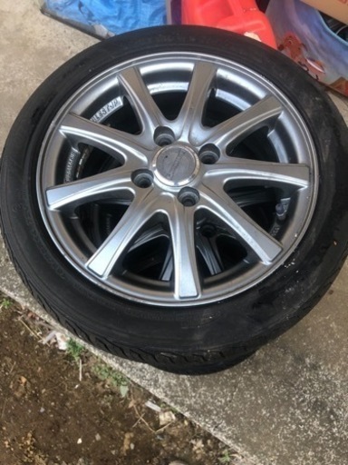 アルミホイールとタイヤ