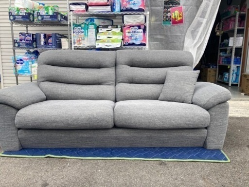 ⭐️入荷⭐️グレー2人掛けソファー　ニトリ人気ソファーです‼️