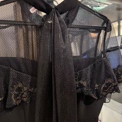2/9迄 リリーブラウン チュール刺繍ロンパースの画像
