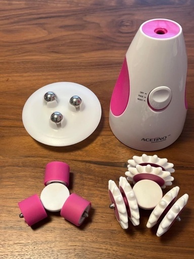 お値下げしました★ほぼ新品★ヤーマン 3Ｄ美容ローラー（専用ケース付）特別仕様のため3種類のアタッチメント付き アセチノセルビー IB-5