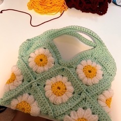 ハンドメイド　かぎ編み　マーガレットモチーフミニバッグ