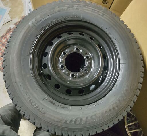 ブリヂストン ハイエース 195/80R15 スタッドレス 4本セット