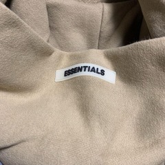 【早い者勝ち‼️】Essentials パーカーの画像