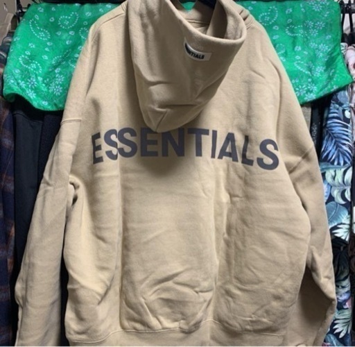 【早い者勝ち‼️】Essentials パーカー