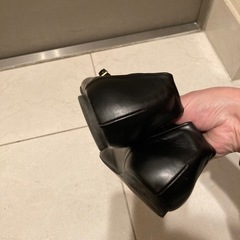 ストラップ付きパンプス　23.5cmの画像