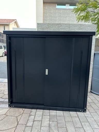 大容量！オシャレな色の家庭用物置！簡易物置（中古）