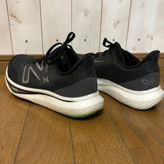 ニューバランス　ランニングシューズの画像