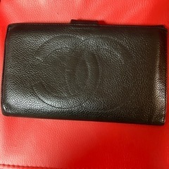 シャネル二つ折りキャビアスキン財布6日まで