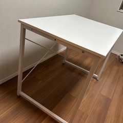テーブル　ホワイトの画像