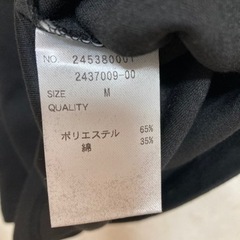 ノースリーブ 黒の画像