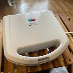 【中古】【ジャンク扱い】電気ホットサンドメーカー　※必ず説明分を...