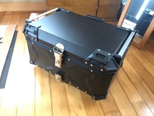 売れました　リアボックス　65ℓ  ブラック　アルミ