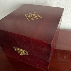 アンティーク木箱ロイヤルセランゴールの画像