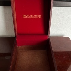 アンティーク木箱ロイヤルセランゴールの画像