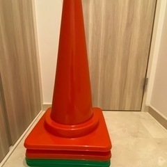 【お渡しが決まりました！無料】三角コーン４本まとめて引き渡しの画像