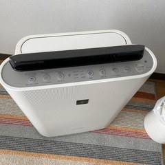 シャープ　加湿空気清浄機　KC-E50-W 2016年製の画像