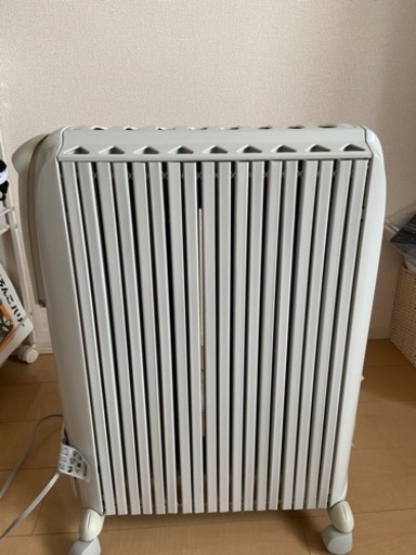 2月20日まで！！DeLonghi デロンギ　オイルヒーター