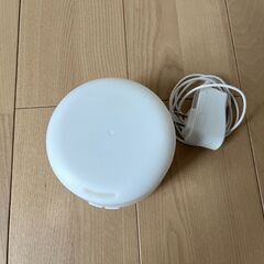 【2月28日まで掲載】アロマオイル付き　電気アロマディフューザー（300ml USB超音波式エア加湿器 ライト付き）の画像