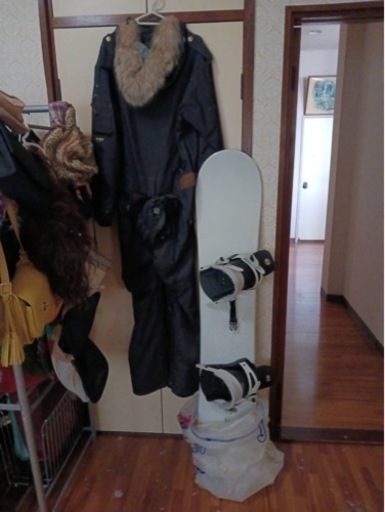 更にお値下げしました。バートン板、ウエア、グローブセット