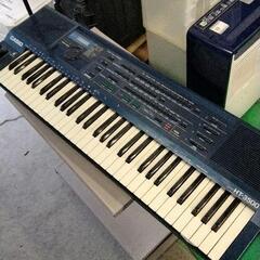 0204-065 電子ピアノ　CASIO. HT-3500