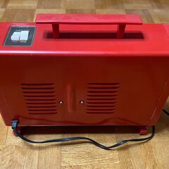 【無料】「電気ストーブ 赤」＜取りに来てもらえる人優先＞の画像