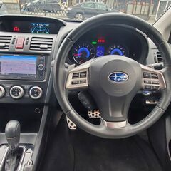 人気のハイブリッド車！　車検残り１年！　１オーナー車　H26　スバル　インプレッサXV　アイサイト　４WD　クルコン　パワーシート　スマートキー　フォグライト　レーンキープアシスト　ETC　の画像