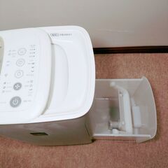 🍎シャープ プラズマクラスター搭載 加湿器 HV-J55Wの画像